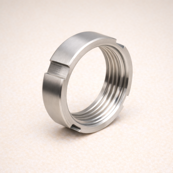 Гайка шлицевая AISI 304 1 1/2" в наличии в Воронеже